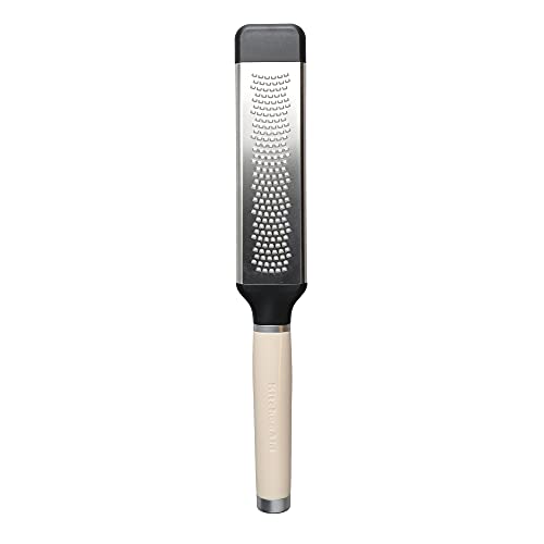 KitchenAid Käsereibe, 2-seitige Reibe aus geätztem Edelstahl mit feinen Reibelöchern – Almond Creme KitchenAid Käsereibe, 2-seitige Reibe aus geätztem Edelstahl mit feinen Reibelöchern – Almond Creme von KitchenAid