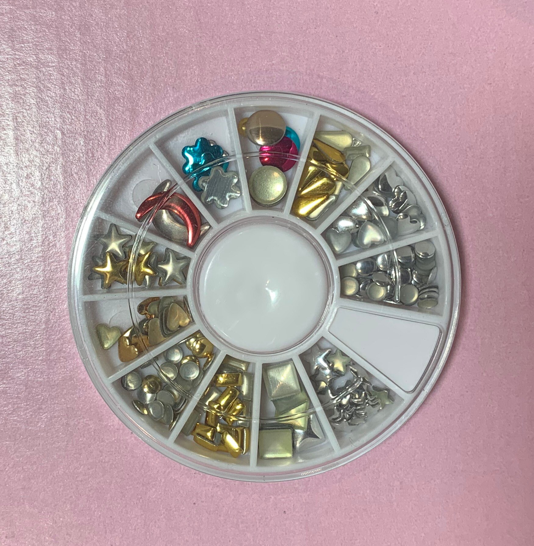 3D Nieten Nail Art Dekoration, Gold, Silber Und Mehrfarbige Ohrstecker, Dekoration Rad, Juwelen, Metallperlen von KitschyNails