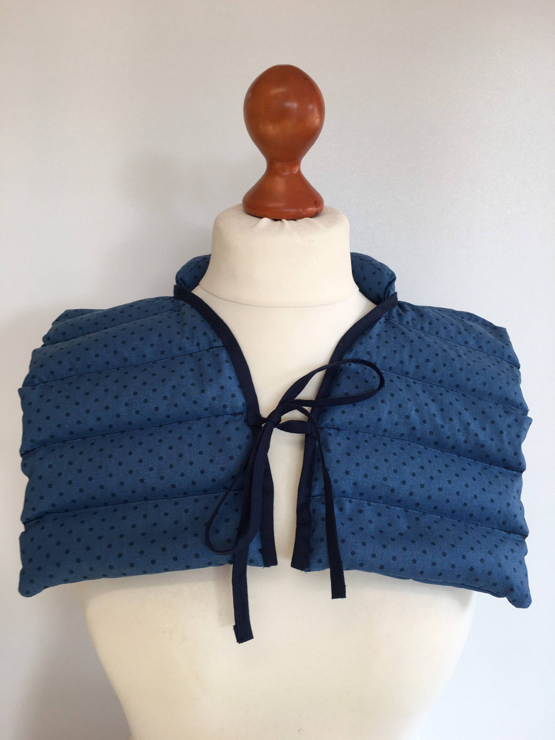 xxl Nackenkissen - Wärmekissen " Blau Mit Tupfen" xxl Nackenkissen - Wärmekissen " Blau Mit Tupfen" von KleinesAtelier