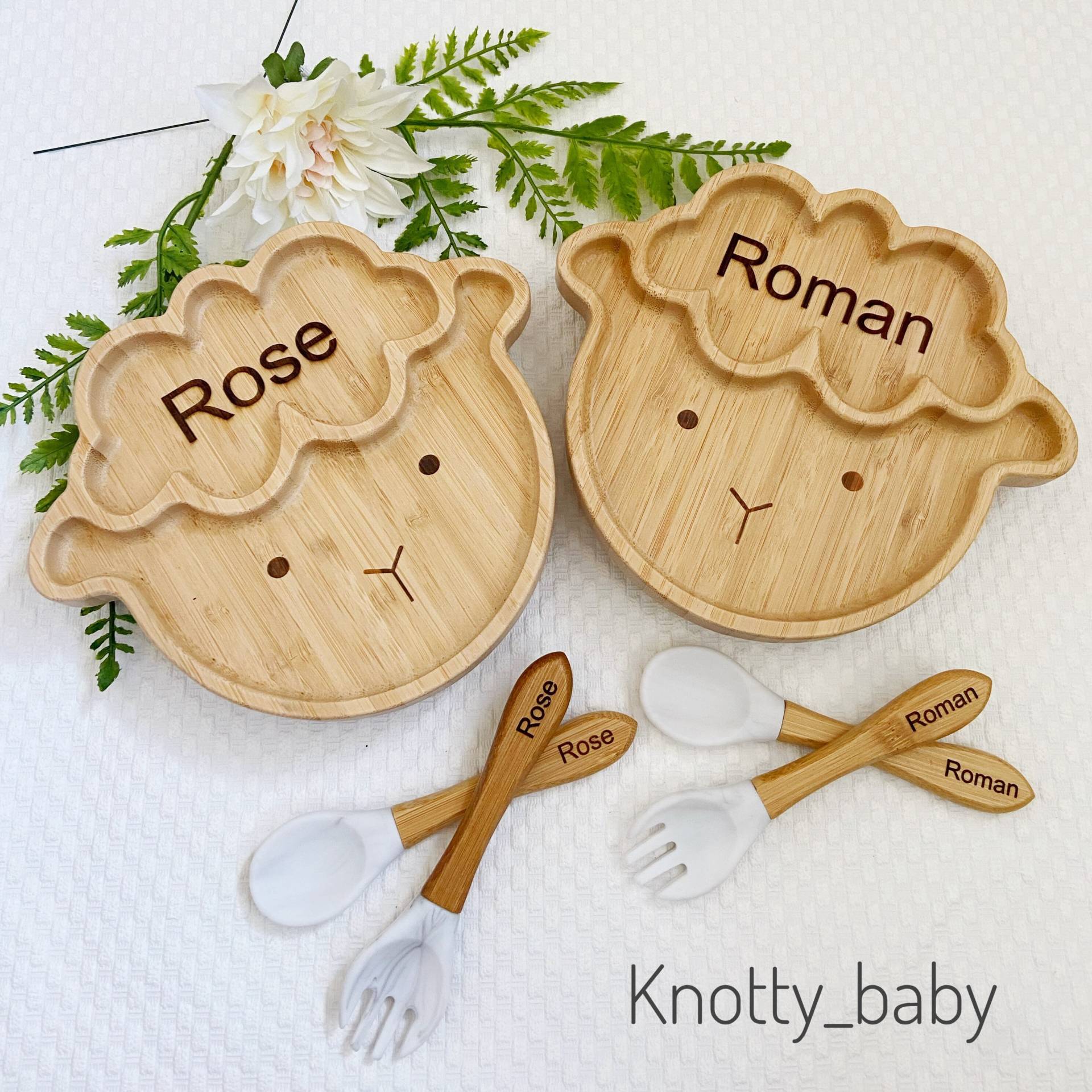 Marmor Weiß Personalisierte Bambus Schaf Baby Teller Set Mit Silikon Saugnapf, Löffel Und Gabel, Geschenk, Trainingsteller, Ostern Geschenkideen Marmor Weiß Personalisierte Bambus Schaf Baby Teller Set Mit Silikon Saugnapf, Löffel Und Gabel, Geschenk, Trainingsteller, Ostern Geschenkideen von KnottybabyCrafts