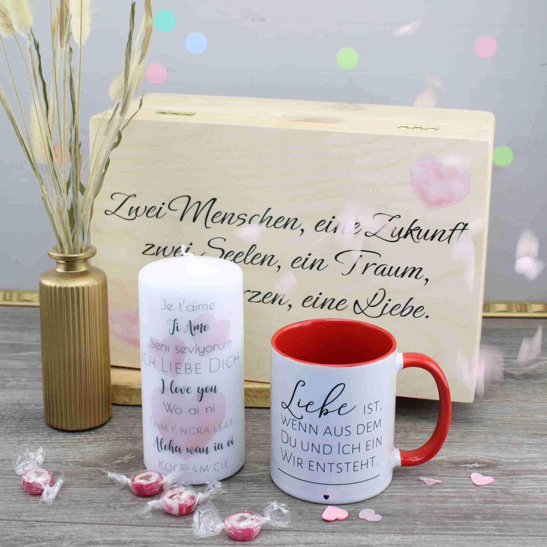 Geschenkset Liebe Zum Valentinstag Hochzeit Jahrestag Erinnerungsbox, Kerze, Tasse Geschenkset Liebe Zum Valentinstag Hochzeit Jahrestag Erinnerungsbox, Kerze, Tasse von Konfettidruck