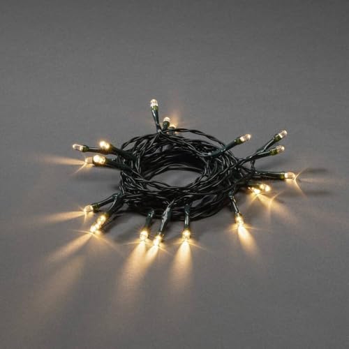 Konstsmide LED Lichterkette, mit an/aus Schalter, 6h Timer, 30 warm weiße Dioden, batteriebetrieben, Innen, grünes Kabel, 3 x AA 1.5V (exkl.) - 1469-100 von Konstsmide
