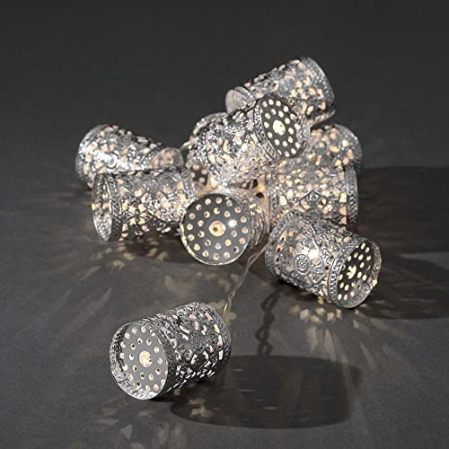 Konstsmide 3137-303 LED Dekolichterkette "silberfarbene Metallzylinder" / für Innen (IP20) / VDE geprüft / Batteriebetrieben: 3xAA 1.5V (exkl.) / 10 warm weiße Dioden / transparentes Kabel von Konstsmide
