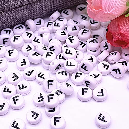Buchstaben Perlen, 30er Set, 4x7 mm, weiß mit schwarz, rund, mit Loch zum Basteln für Schmuck auffädeln Armband Uhr Buchstabenwürfel Kinder groß klein Acryl Alphabet Würfel (Buchstabe F) von Kopper-24