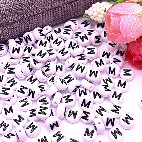 Buchstaben Perlen, 30er Set, 4x7 mm, weiß mit schwarz, rund, mit Loch zum Basteln für Schmuck auffädeln Armband Uhr Buchstabenwürfel Kinder groß klein Acryl Alphabet Würfel (Buchstabe M) von Kopper-24