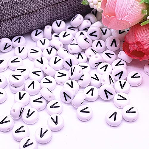Buchstaben Perlen, 30er Set, 4x7 mm, weiß mit schwarz, rund, mit Loch zum Basteln für Schmuck auffädeln Armband Uhr Buchstabenwürfel Kinder groß klein Acryl Alphabet Würfel (Buchstabe V) von Kopper-24