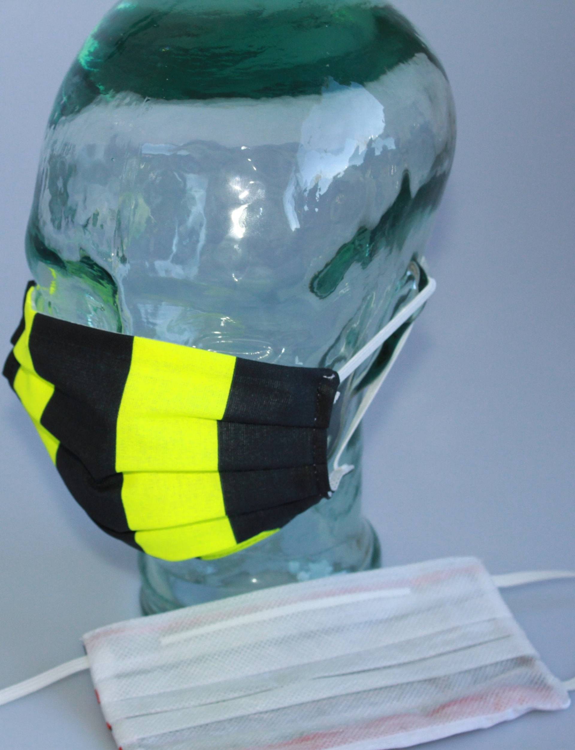 Maske Überzieher Textilmaske Aus Baumwolle Mit Zertifiziertem Innenvlies - Schwarz-Gelb Gestreift + Gratis Op-Maske Maske Überzieher Textilmaske Aus Baumwolle Mit Zertifiziertem Innenvlies - Schwarz-Gelb Gestreift + Gratis Op-Maske von Kreativhaeuschen