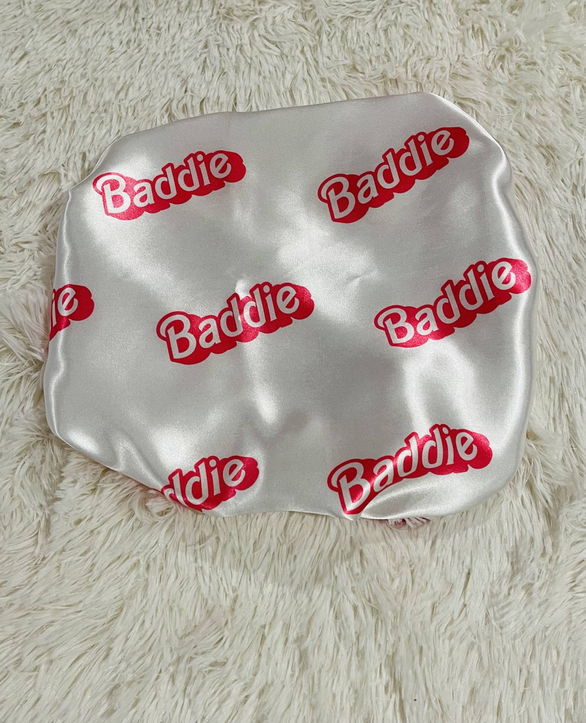 Baddie Mütze Baddie Mütze von KrowningGloryBonnetz