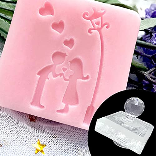 Ksikdeg Handgefertigter Seifenstempel zum Valentinstag, Acryl, Herz, Rosenmuster, quadratisch, Tonherstellung, Kapitel mit Griff Ksikdeg Handgefertigter Seifenstempel zum Valentinstag, Acryl, Herz, Rosenmuster, quadratisch, Tonherstellung, Kapitel mit Griff von Ksikdeg