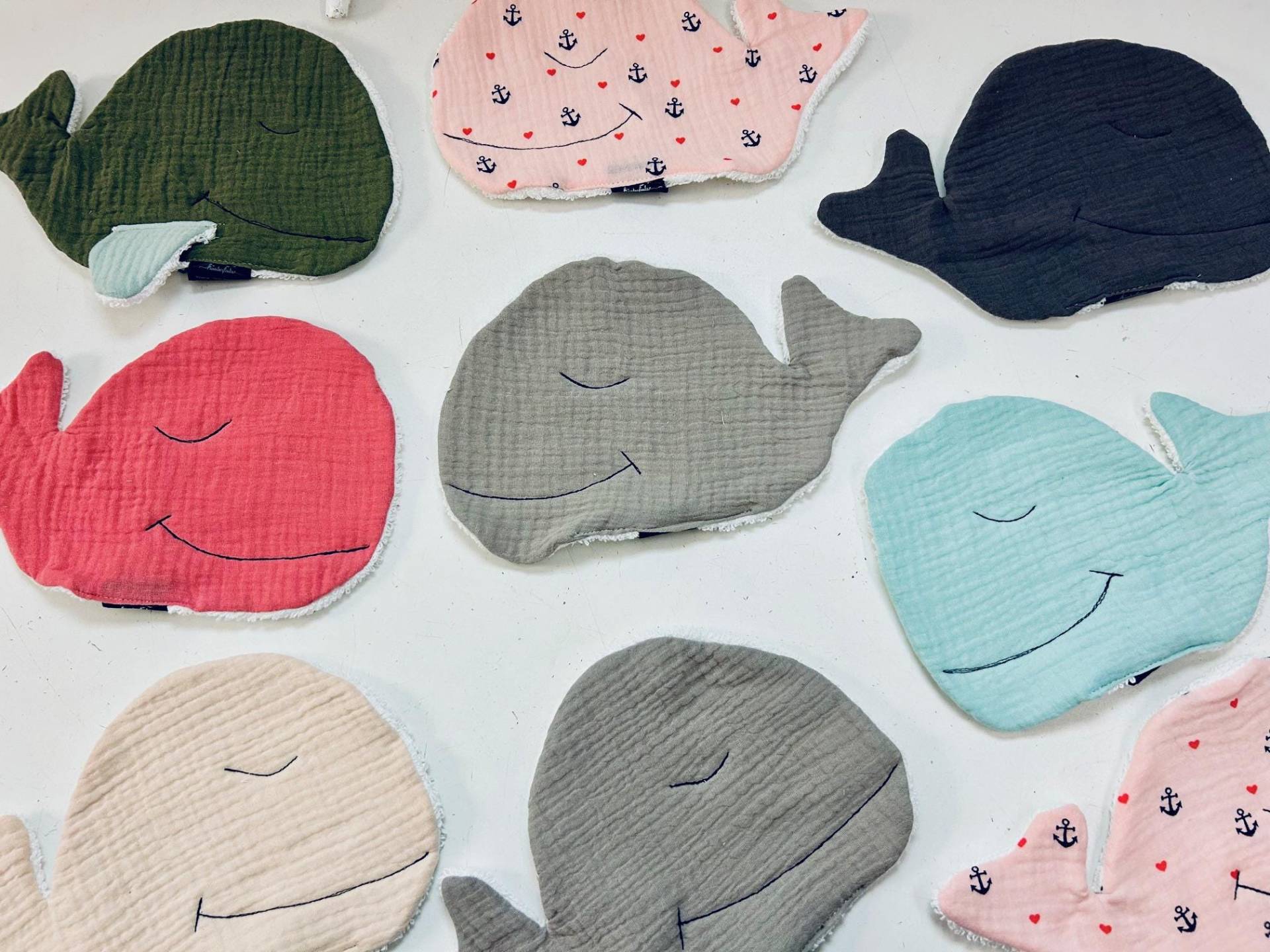Musselin Waschlappen Für Babys Und Kinder in Wal-Form | Kuschelweiches Baumwollfrottee & Auch Eine Süße Kreative Geschenkidee Musselin Waschlappen Für Babys Und Kinder in Wal-Form | Kuschelweiches Baumwollfrottee & Auch Eine Süße Kreative Geschenkidee von KuestenfieberDesign