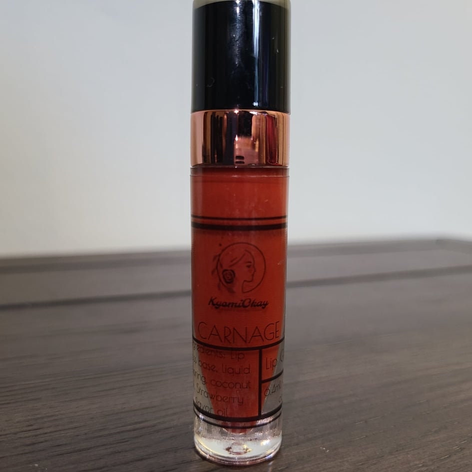 Carnage - Feuchtigkeitsspendender Lipgloss Carnage - Feuchtigkeitsspendender Lipgloss von KyomiOkay