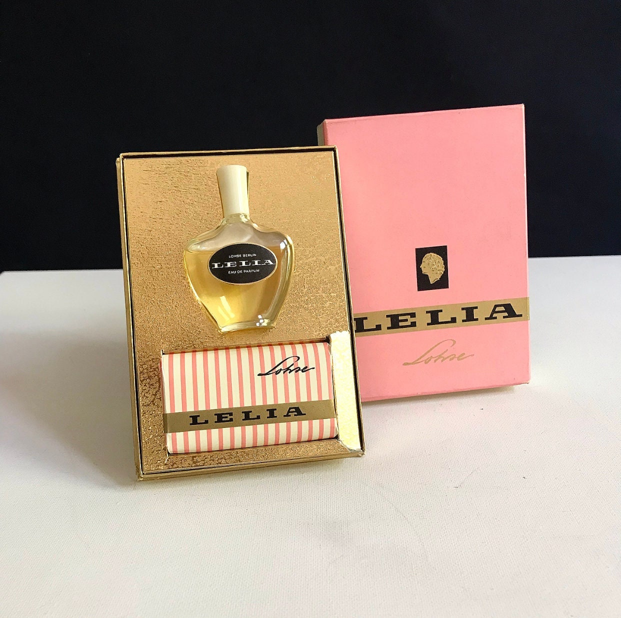 Vintage "Lelia" Eau De Parfum Und Seife/By Gustav Lohse Geschenkset Rosa-Gold Toilettenset Berlin von LASTWALLFLOWER