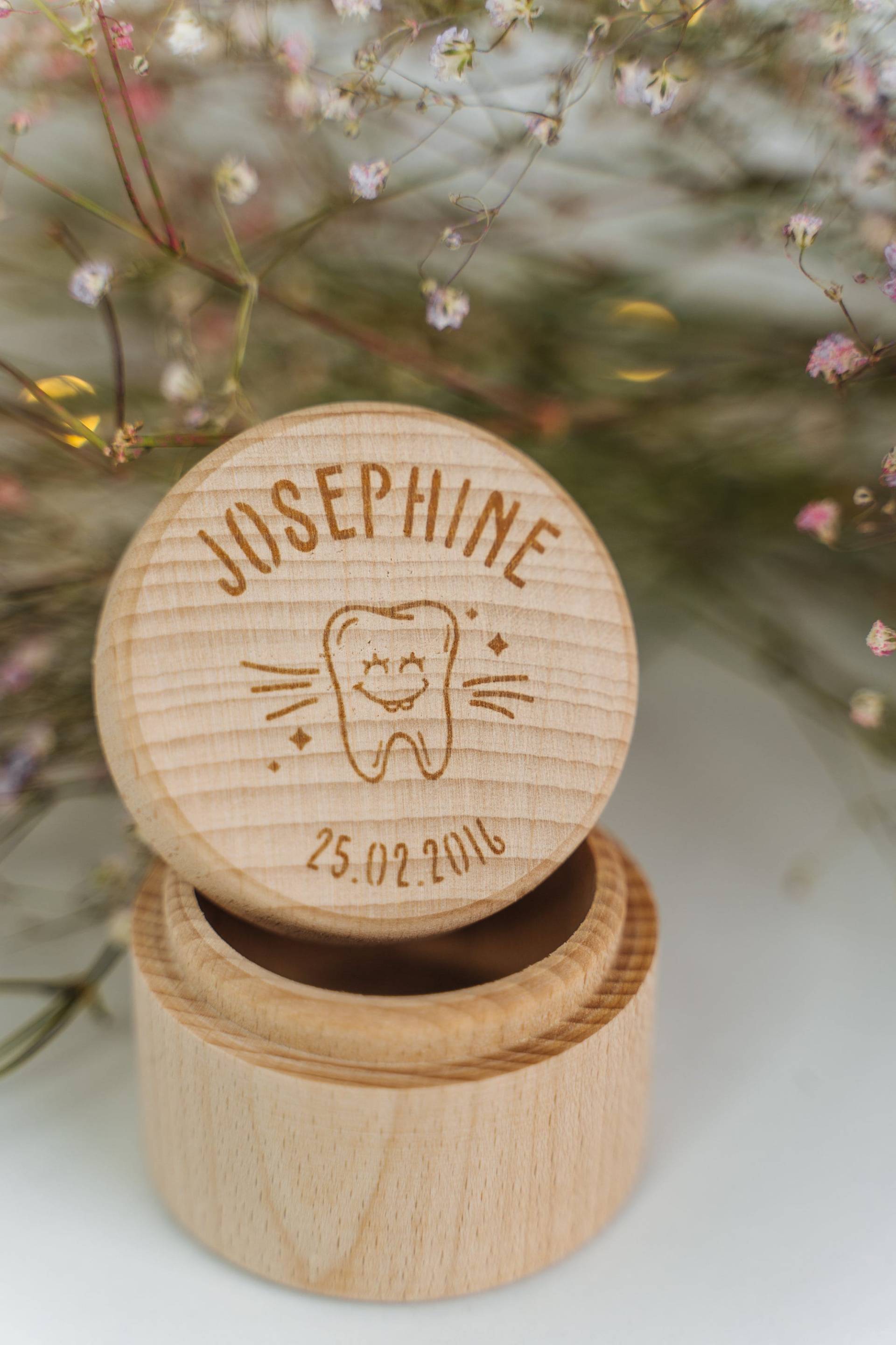 Runde Milchzahndose Aus Holz - Personalisiert von LAUBLUST