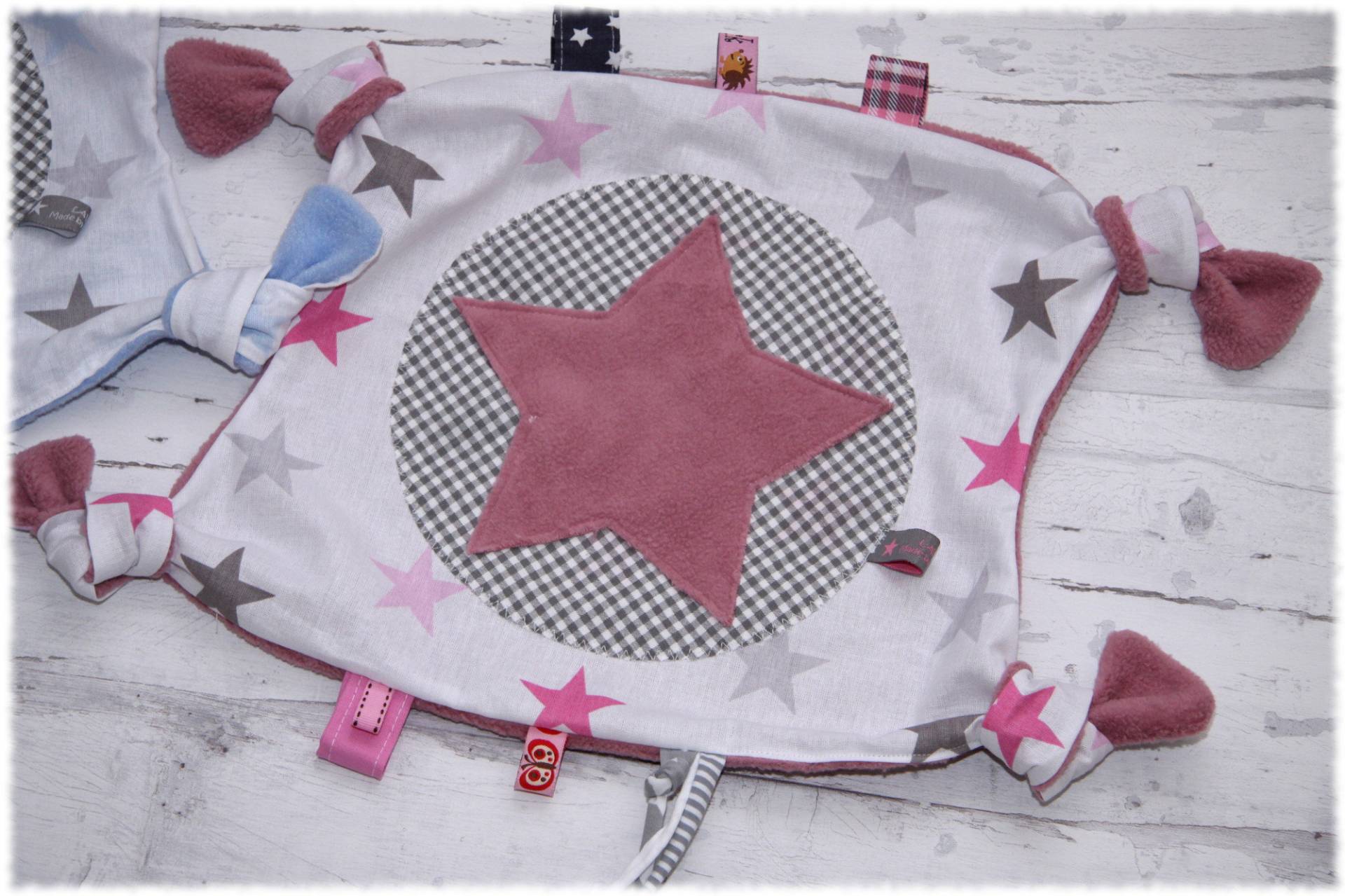 Schmusetuch Mit Namen Schnuffeltuch Knistertuch Baby Geschenk Taufe Geburt Spucktuch Babylätzchen Laviosar Schmusetuch Mit Namen Schnuffeltuch Knistertuch Baby Geschenk Taufe Geburt Spucktuch Babylätzchen Laviosar von LAVIOSAR