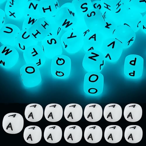 LEGENTLISUR 20 Stück Leuchtende Silikon Buchstabenperlen 12mm Würfel Im Dunkeln Leuchtend Vokal Alphabet Lose Perlen Für Freundschaftsarmbänder Halsketten DIY Projekte (Buchstabe A) von LEGENTLISUR