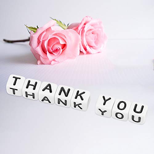 Einzelbuchstaben Würfel Perlen A-Z, 300pcs weiße Acrylbriefkuppe Perlen DIY Armband Halskette Accessoires für Handwerksherstellung von LIZEALUCKY