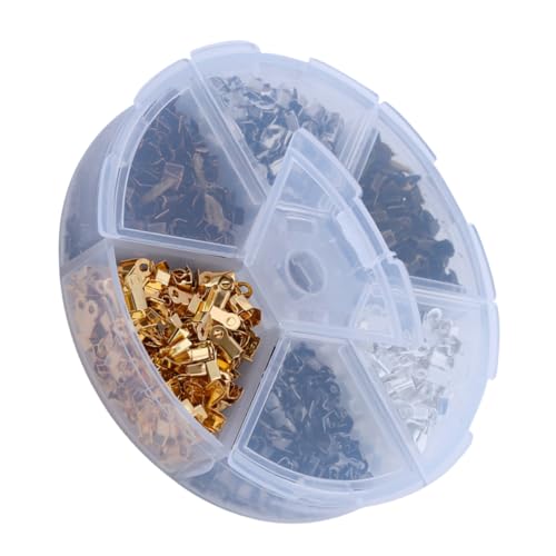 LOLIPPYY 1380 Stück Teiliges Schmuckzubehör mit Farbigen Quetschperlen und Crimp Endkappen aus Legierung Lose Zwischenperlen für DIY Armband und Halskettenherstellung Vielseitige Schmuck LOLIPPYY 1380 Stück Teiliges Schmuckzubehör mit Farbigen Quetschperlen und Crimp Endkappen aus Legierung Lose Zwischenperlen für DIY Armband und Halskettenherstellung Vielseitige Schmuck von LOLIPPYY