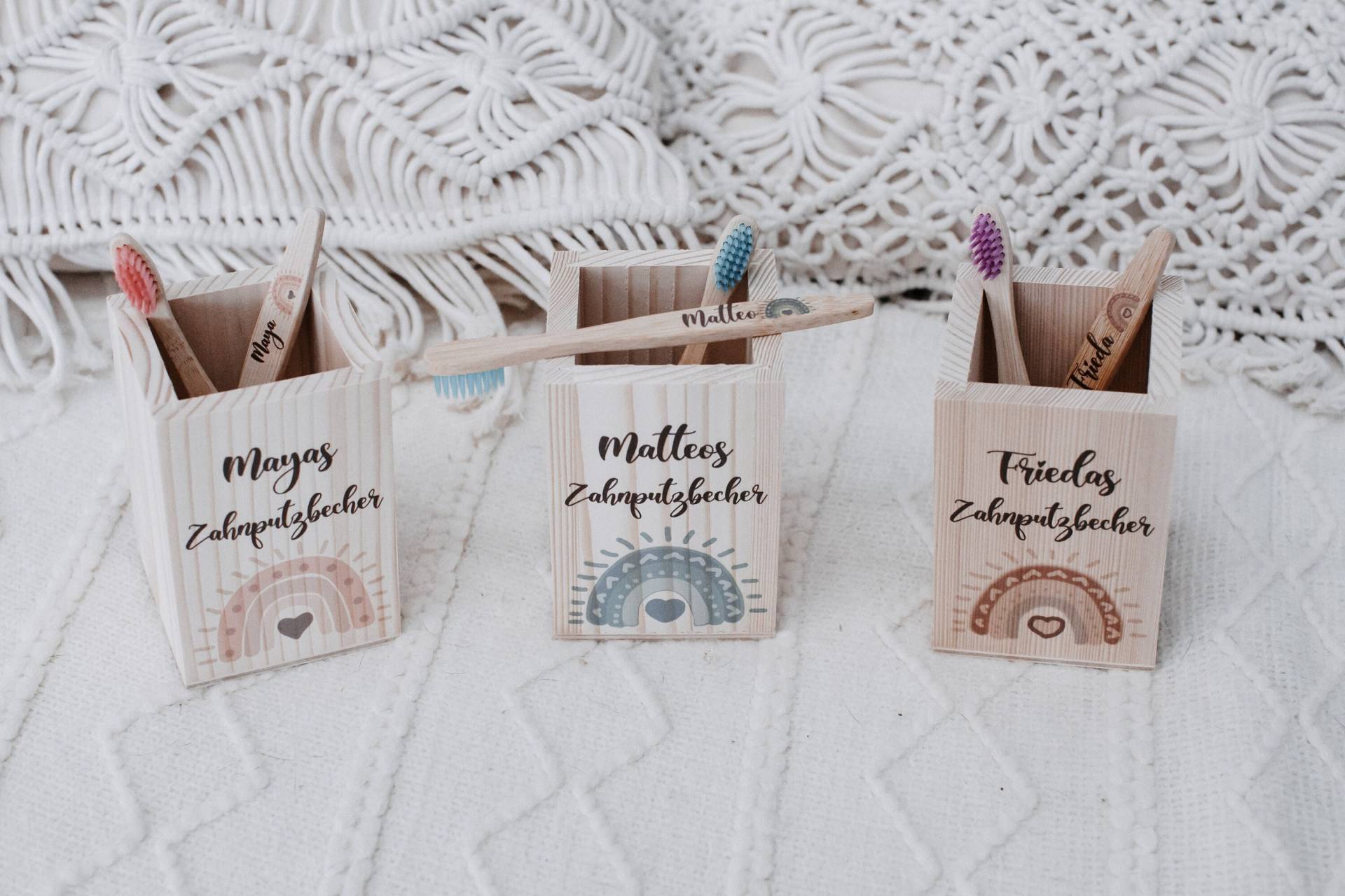 Zahnputzbecher Mit Zahnbürste Als Set Personalisiert, Für Kinder, Name Zahnputzbecher Mit Zahnbürste Als Set Personalisiert, Für Kinder, Name von LOVELYWILDMOMENTSDE