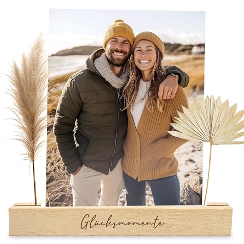 LOViLEE® Kartenhalter Hol im 2er Set – Glücksmomente – Kartenständer Holz inkl. Postkarten Download – Fotohalter Holz, Fotoaufsteller, Fotogeschenke, Schön dass es dich gibt Geschenke von LOViLEE