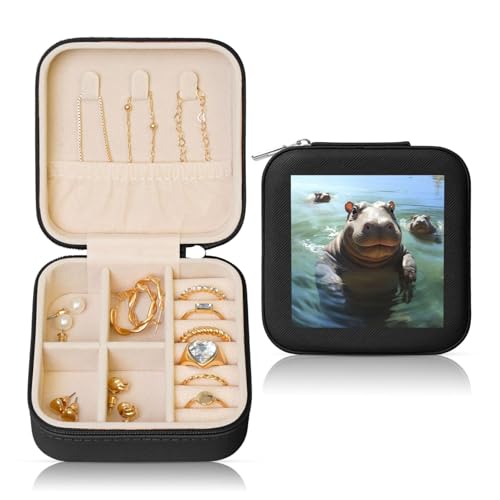 LPSRTWE Schmuckschatullen für Damen und Mädchen, quadratisch, Schmuck-Organizer, niedliches Nilpferd, Leder-Schmuck-Aufbewahrungsbox, tragbar, Reise-Schmuckkoffer mit Reißverschluss für Halskette LPSRTWE Schmuckschatullen für Damen und Mädchen, quadratisch, Schmuck-Organizer, niedliches Nilpferd, Leder-Schmuck-Aufbewahrungsbox, tragbar, Reise-Schmuckkoffer mit Reißverschluss für Halskette von LPSRTWE