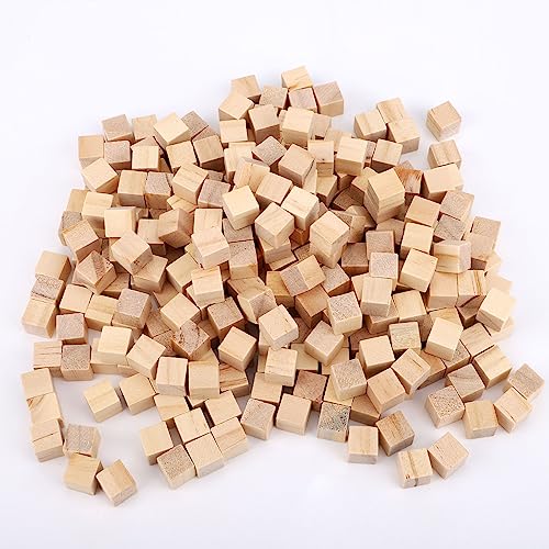 300 Stück Holzklötzchen Zum Basteln, 1 cm Unlackierte Holzwürfel Holzklötze für Bastelarbeiten, Puzzleherstellung und DIY-Projekte von LUTER