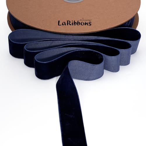 LaRibbons Dünnes Samtband, 2,5 cm x 22,7 m, marineblaues Samtband für Weihnachtsbaum, Geschenkverpackung, Kranzschleife, Outdoor-Dekoration LaRibbons Dünnes Samtband, 2,5 cm x 22,7 m, marineblaues Samtband für Weihnachtsbaum, Geschenkverpackung, Kranzschleife, Outdoor-Dekoration von LaRibbons