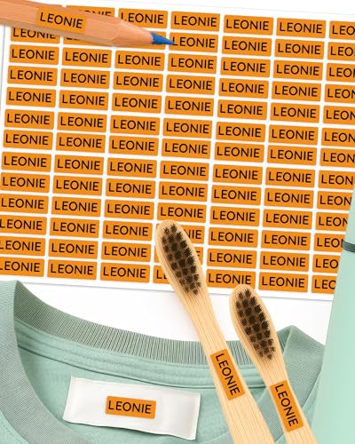 Namensaufkleber – 156 Mini personalisierte Etiketten für Stifte, Kleidung, Brotdose, Schule & Kita – wasserfest & spülmaschinenfest – BPA-frei – Labelino (Orange) von Labelino