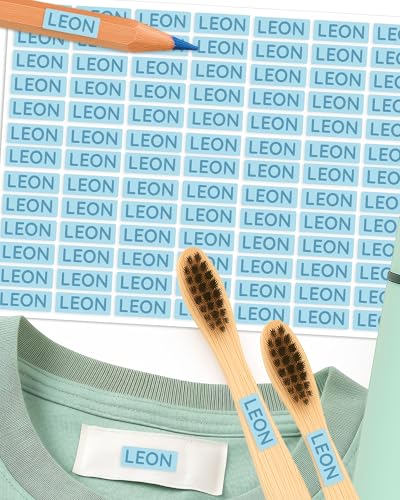 Namensaufkleber – 156 Mini personalisierte Etiketten für Stifte, Kleidung, Brotdose, Schule & Kita – wasserfest & spülmaschinenfest – BPA-frei – Labelino (Pastellblau) von Labelino