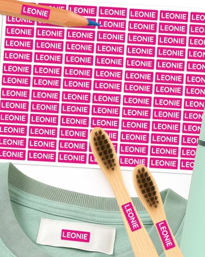 Namensaufkleber – 156 Mini personalisierte Etiketten für Stifte, Kleidung, Brotdose, Schule & Kita – wasserfest & spülmaschinenfest – BPA-frei – Labelino (Pink) von Labelino