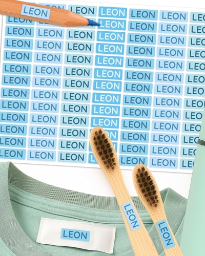Namensaufkleber – 156 Mini personalisierte Etiketten für Stifte, Kleidung, Brotdose, Schule & Kita – wasserfest & spülmaschinenfest – BPA-frei – Labelino (Soft Blue) von Labelino