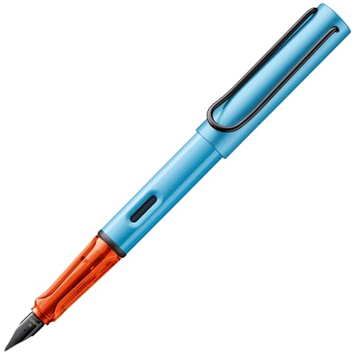 Lamy AL-star denim Füller – Füllhalter mit ergonomischem Griff & polierter Stahlfeder in Strichbreite M – leichtes Aluminiumgehäuse – inkl. Tintenpatrone T 10 blau – Rechtshänder Lamy AL-star denim Füller – Füllhalter mit ergonomischem Griff & polierter Stahlfeder in Strichbreite M – leichtes Aluminiumgehäuse – inkl. Tintenpatrone T 10 blau – Rechtshänder von Lamy