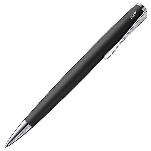 Lamy studio black Kugelschreiber – universeller Kuli in elegantem Gehäuse aus Edelstahl – mit propellerförmigem Clip – inkl. Großraummine M 16 in Stichbreite M in schwarz Lamy studio black Kugelschreiber – universeller Kuli in elegantem Gehäuse aus Edelstahl – mit propellerförmigem Clip – inkl. Großraummine M 16 in Stichbreite M in schwarz von Lamy