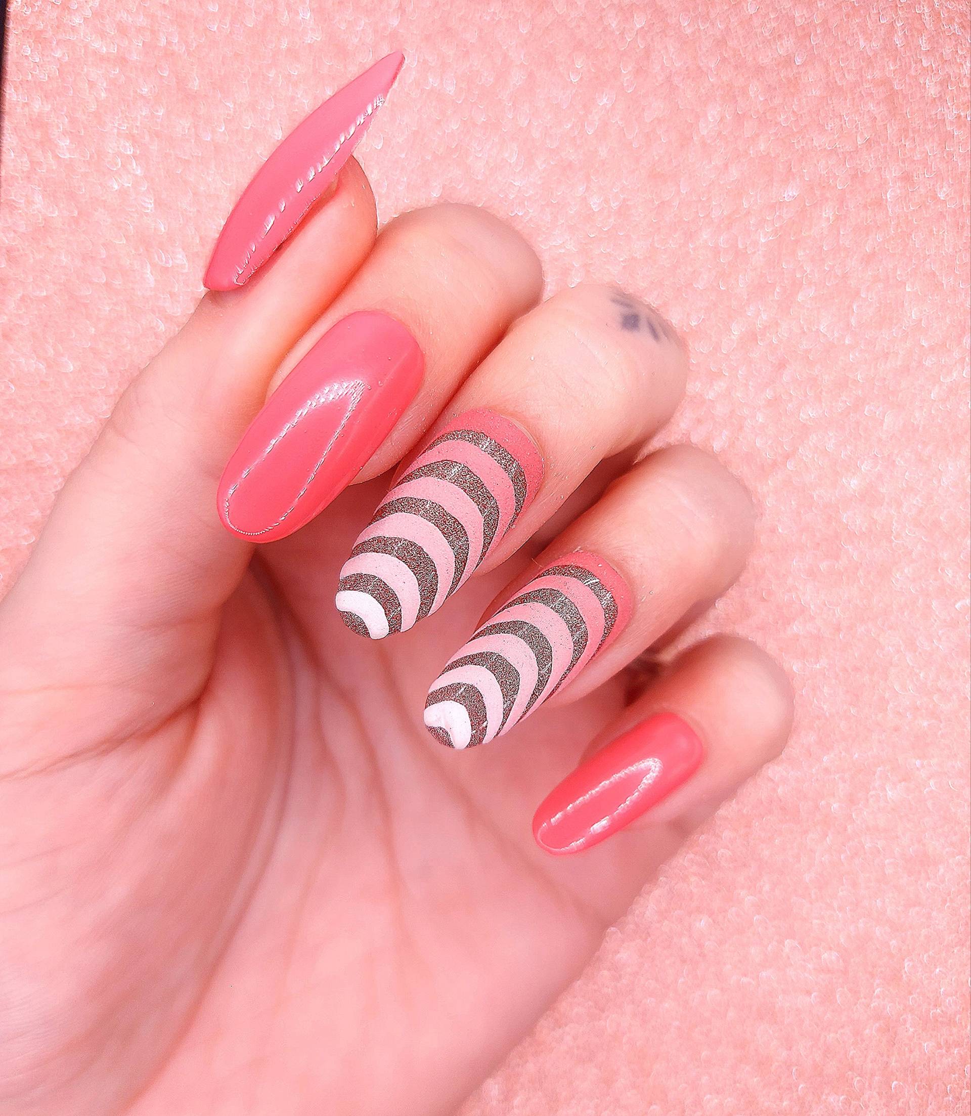 Wiederverwendbare Individuelle Kunstnägel | Press On Nails, 10Er-Set, Valentinstag-Kollektion 2022 Wiederverwendbare Individuelle Kunstnägel | Press On Nails, 10Er-Set, Valentinstag-Kollektion 2022 von LauraFeeDesOngles