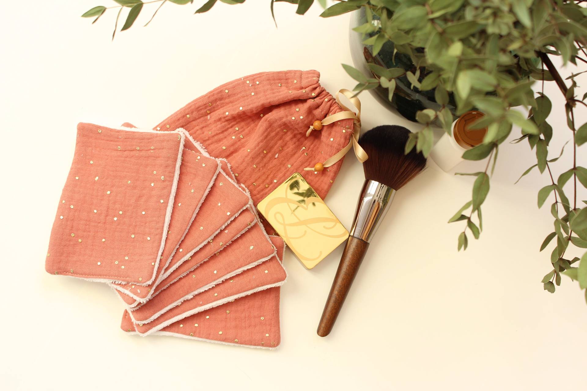 Set Mit 7 Wiederverwendbaren Terrakottaroten Baby-Baumwolltüchern Set Mit 7 Wiederverwendbaren Terrakottaroten Baby-Baumwolltüchern von LeGrenierDHuPa