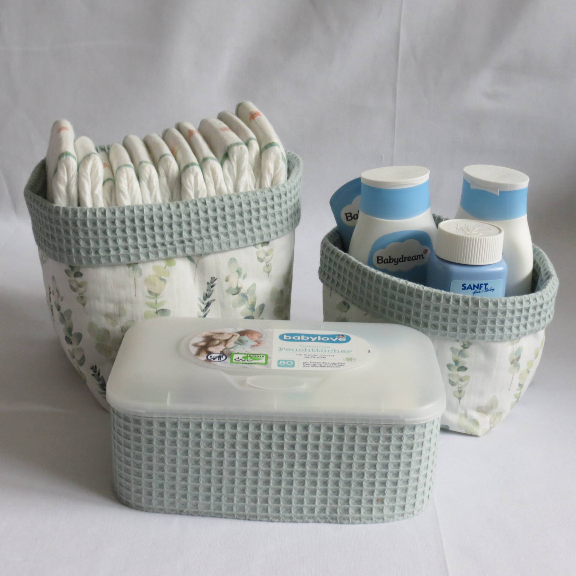 Wickeltischset ~ Eukalyptus Creme/Altgrün Wahlweise Mit Oder Ohne Bezug Feuchttücherbox Baumwolle/Waffelpique Wickeltischset ~ Eukalyptus Creme/Altgrün Wahlweise Mit Oder Ohne Bezug Feuchttücherbox Baumwolle/Waffelpique von LeNiCreativ