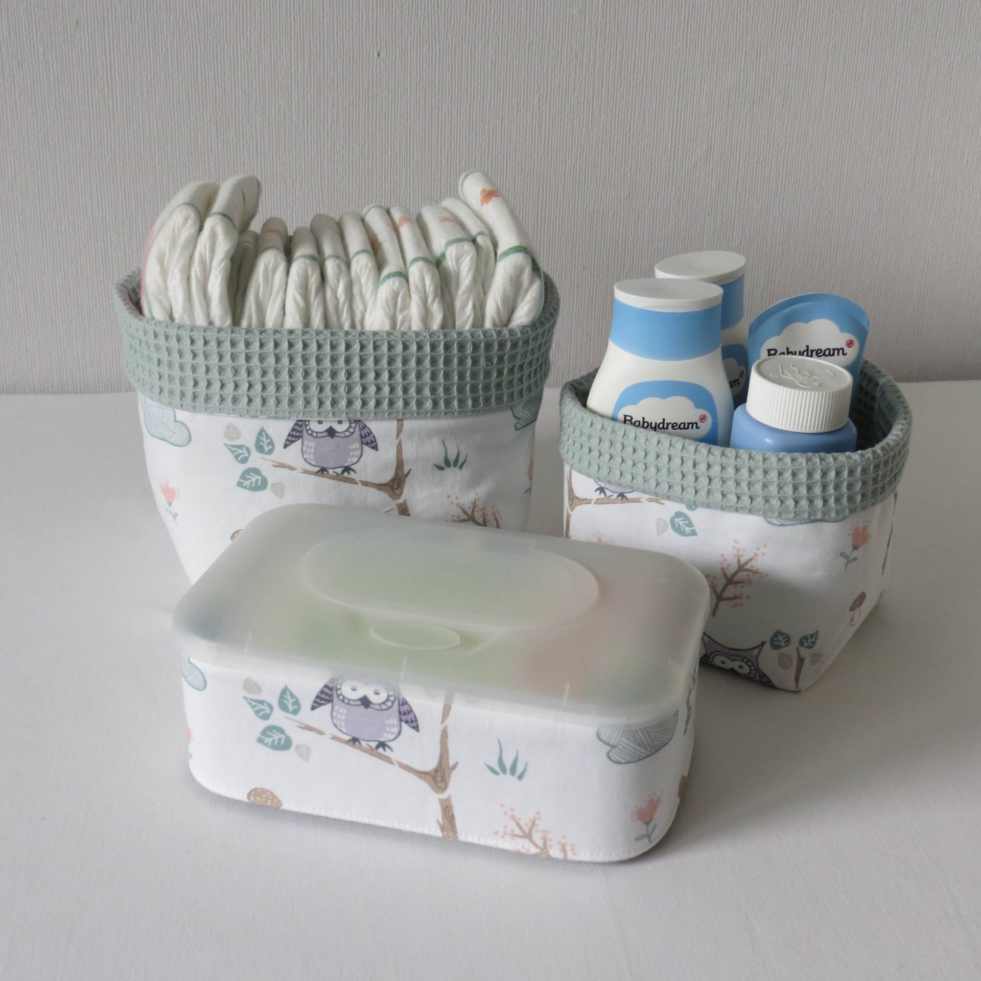 Wickeltischset ~ Eule Weiß/Altgrün Wahlweise Mit Oder Ohne Bezug Feuchttücherbox Baumwolle/Waffelpique Wickeltischset ~ Eule Weiß/Altgrün Wahlweise Mit Oder Ohne Bezug Feuchttücherbox Baumwolle/Waffelpique von LeNiCreativ