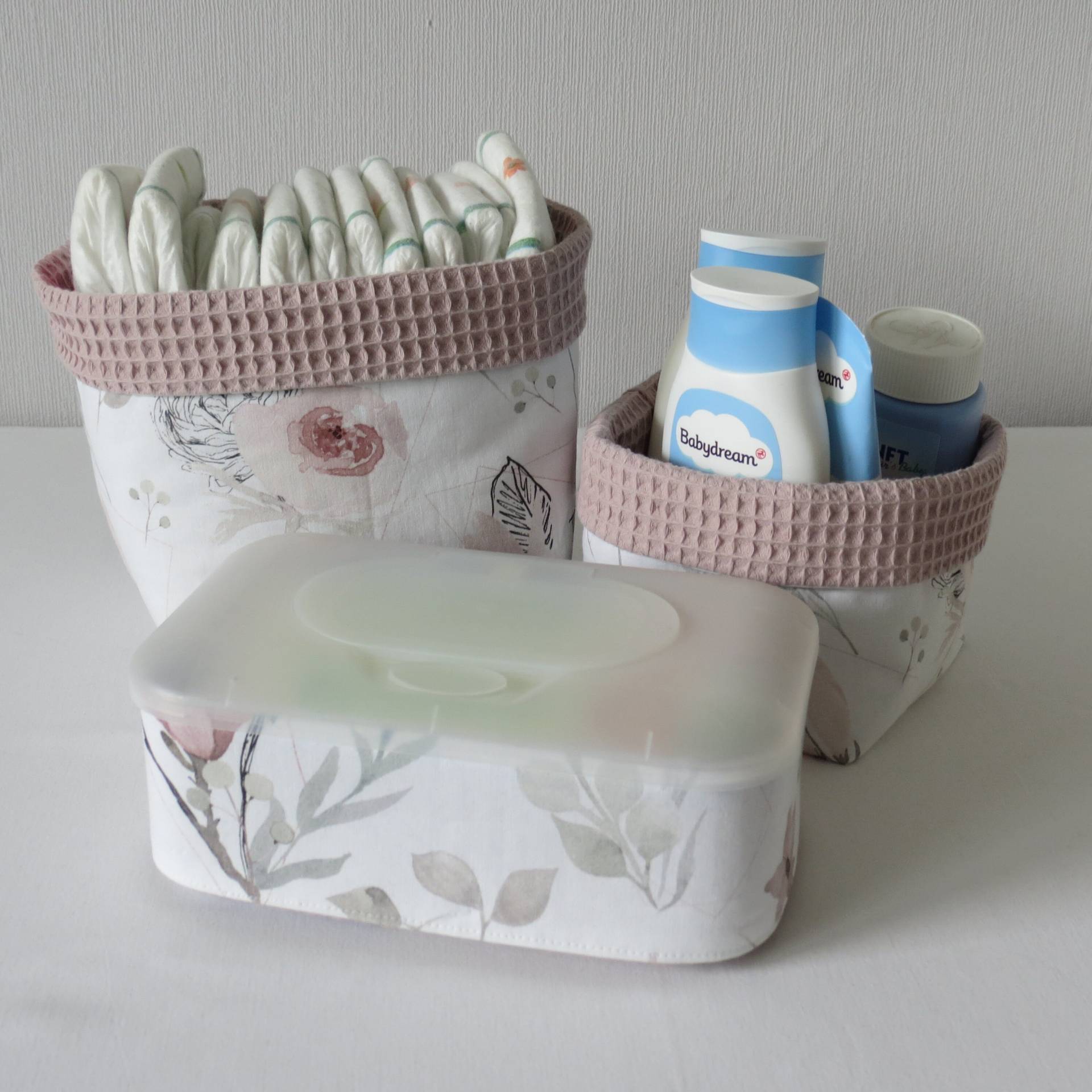 Wickeltischset ~ Magnolie Weiß/Altrosa Wahlweise Mit Oder Ohne Bezug Feuchttücherbox Baumwolle/Waffelpique Wickeltischset ~ Magnolie Weiß/Altrosa Wahlweise Mit Oder Ohne Bezug Feuchttücherbox Baumwolle/Waffelpique von LeNiCreativ