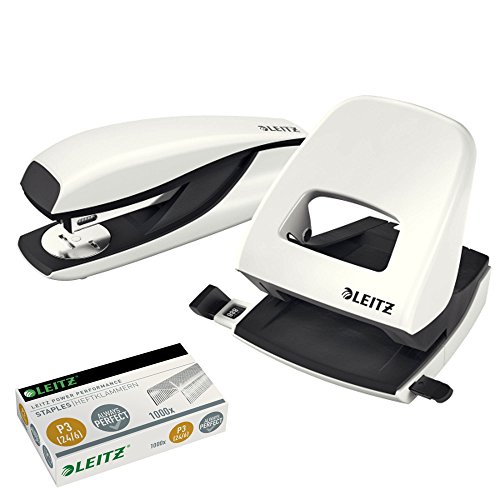 Leitz 5008 NeXXt Series Bürolocher, Metall, bis zu 30 Blatt / Kombi-Set mit Heftgerät + 1000 Klammern extra (Perlweiß) von Leitz