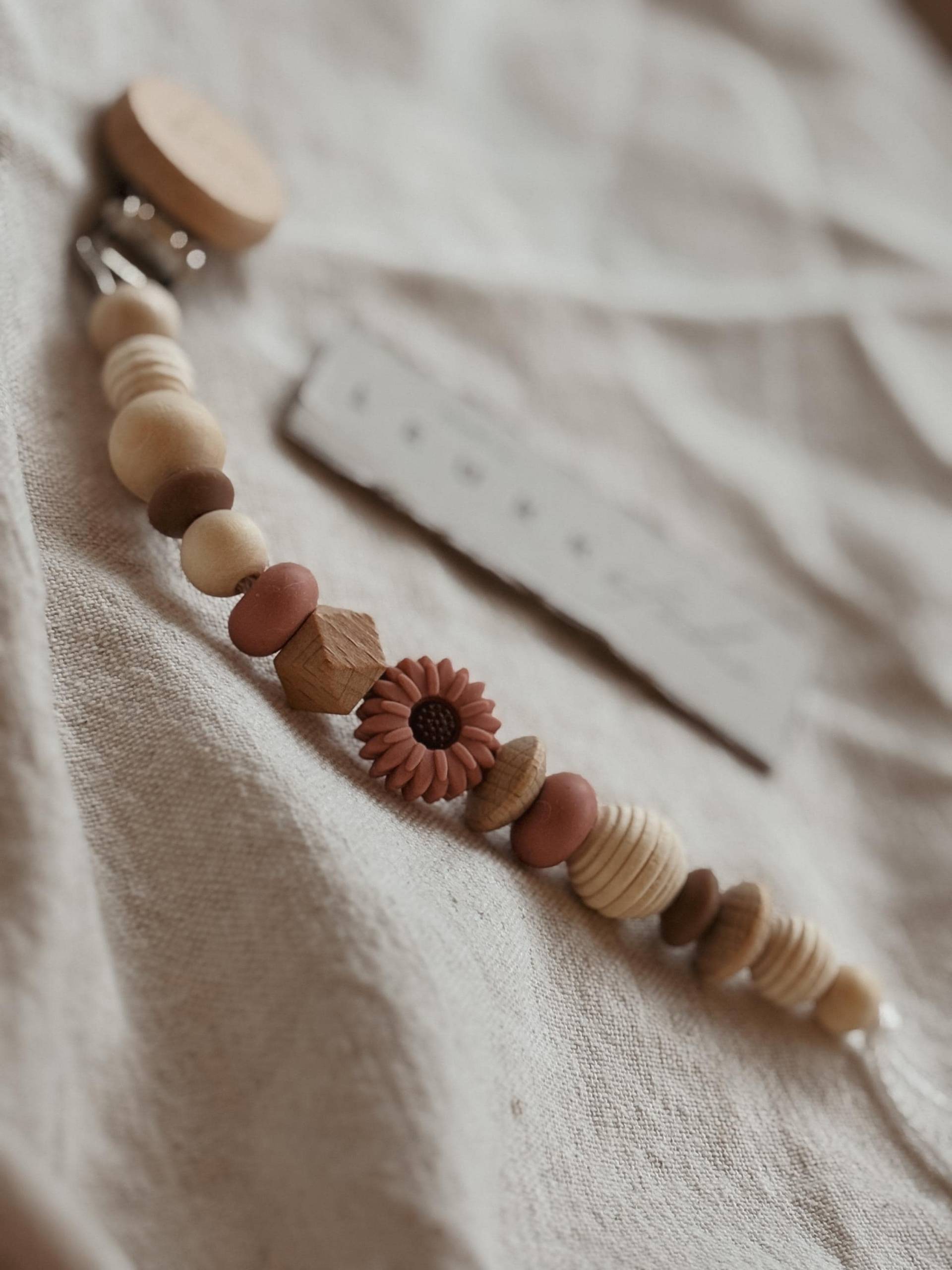 Schnullerkette Mit Namen Personalisiert Blume Mädchen - Rosa Schnullerkette Mit Namen Personalisiert Blume Mädchen - Rosa von LeukkStudio