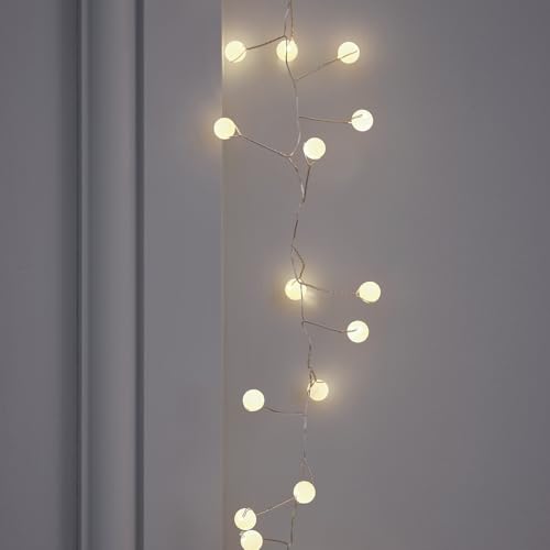 Lights4fun 30er LED Kugel Lichterkette warmweiß Timer Batterie Lichterkette Innen Lichterkette Batterie Timer Lichterkette Kinderzimmer Cluster Lichterkette Lights4fun 30er LED Kugel Lichterkette warmweiß Timer Batterie Lichterkette Innen Lichterkette Batterie Timer Lichterkette Kinderzimmer Cluster Lichterkette von Lights4fun