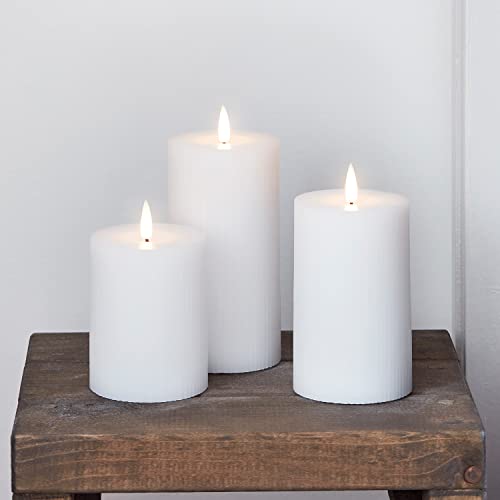 Lights4fun 3er Set TruGlow® weiße LED Kerzen mit Fernbedienung Echtwachskerzen LED Kerzen mit Timerfunktion LED Kerzen Flackernde Flamme von Lights4fun