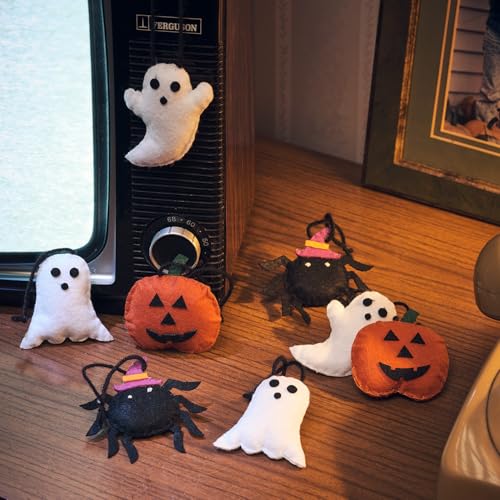 Lights4fun 8er Set Filz Kürbis Halloween Deko zum Aufhängen - Kinder Deko Hängend von Lights4fun