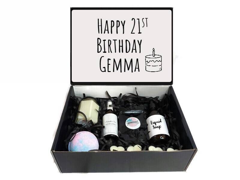 Personalisierte Geburtstagsgeschenkbox Geschenkkorb - Kerzen von LindsayLucasCandles