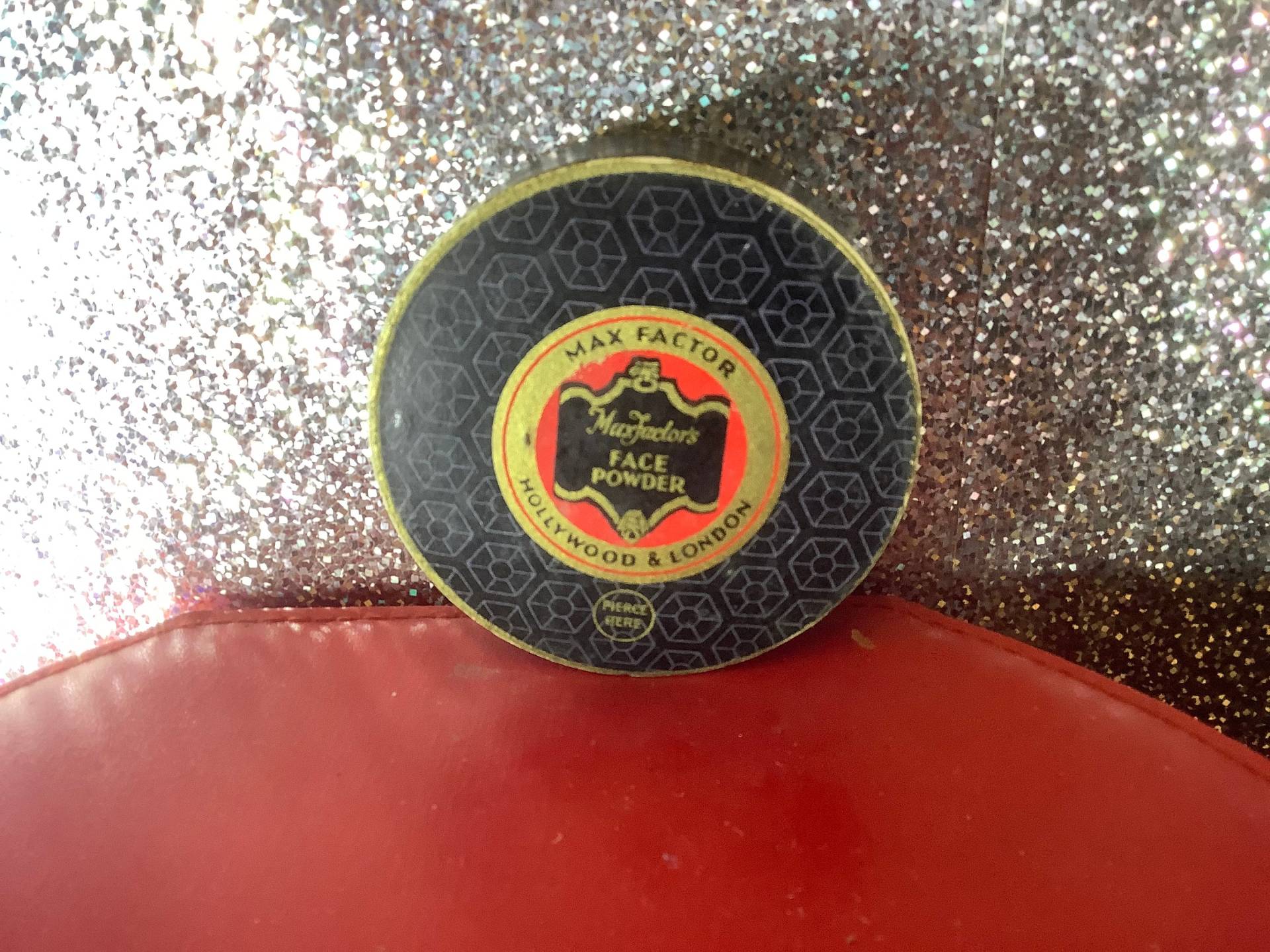 Max Factor Loses Gesicht Puder Oliv Max Factor Loses Gesicht Puder Oliv von LipstickandPanties