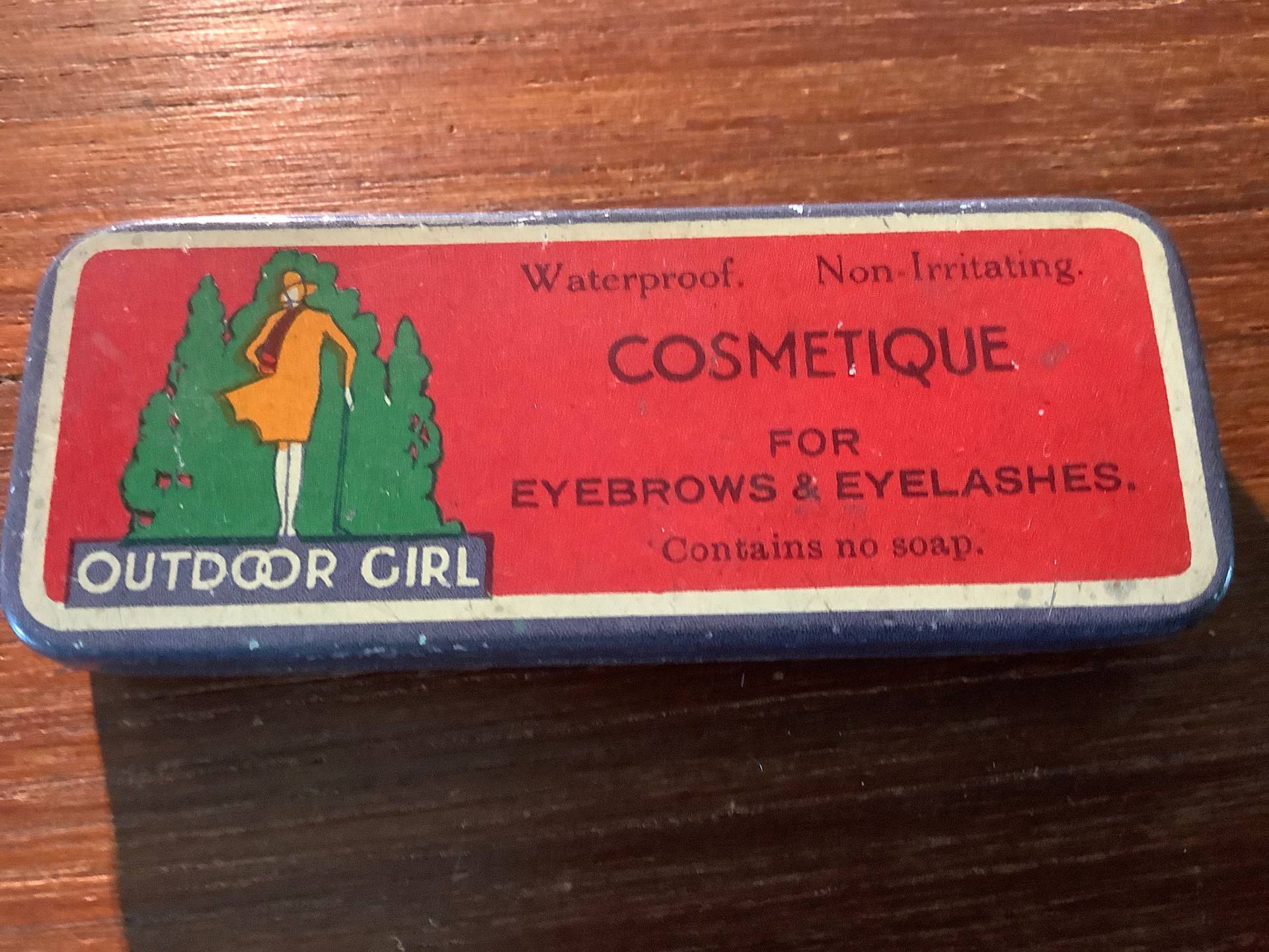 Outdoor Girl Augenbrauen Und Wimpern Kuchen Mascara von LipstickandPanties