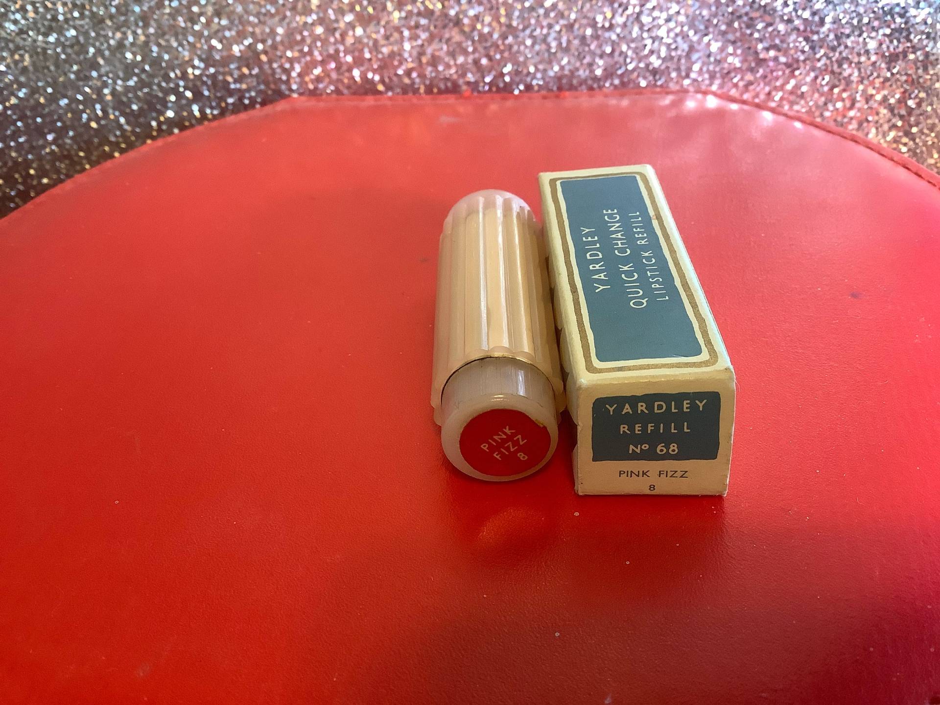 Vintage Yardley Pink Fizz Nachfüller Lippenstift Vintage Yardley Pink Fizz Nachfüller Lippenstift von LipstickandPanties