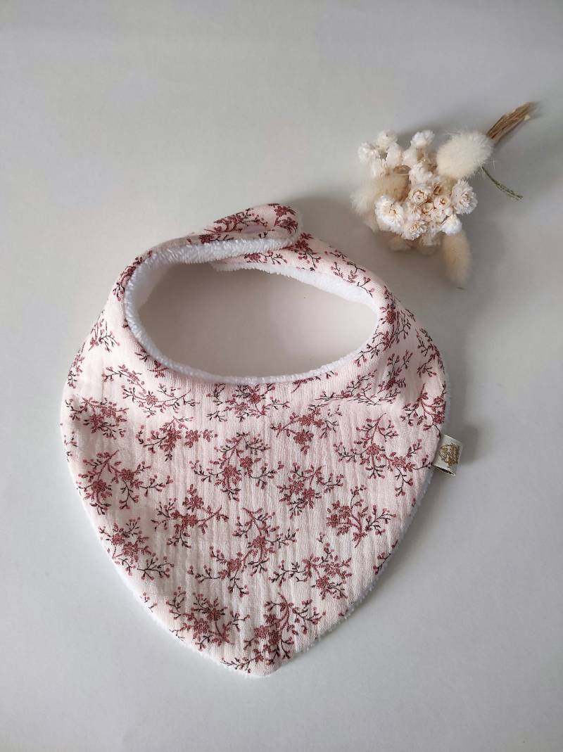 Bandana-Lätzchen Für Babys Im Alter Von 0 Bis 9 Monaten. Blumenmuster von LittleBirdsGarden