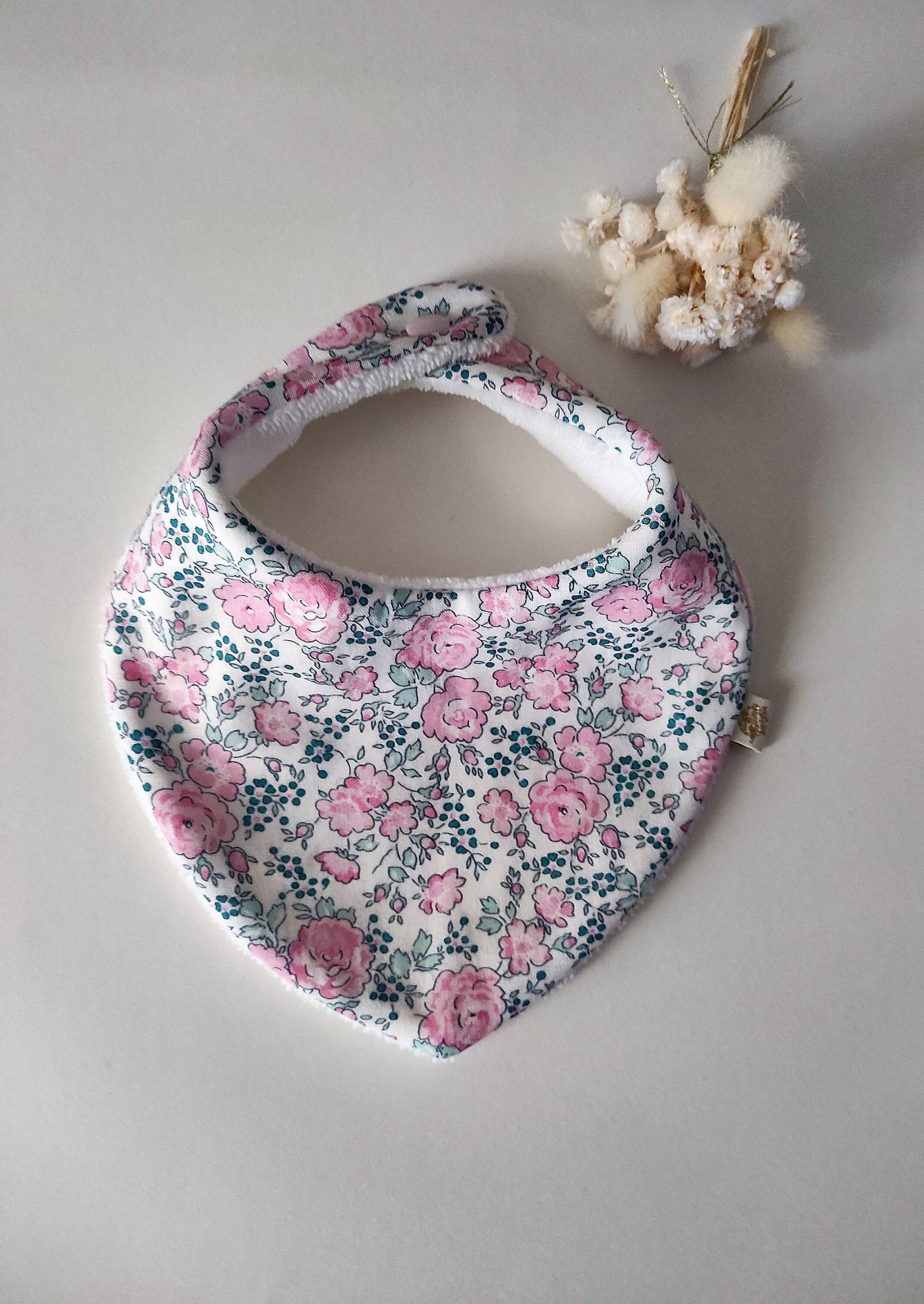Bandana-Lätzchen Aus Echtem Liberty-Doppelgaze-stoff Und Öko-Tex-Bambus-Mikroschwamm Für Babys Von 0 Bis 9 Monaten Bandana-Lätzchen Aus Echtem Liberty-Doppelgaze-stoff Und Öko-Tex-Bambus-Mikroschwamm Für Babys Von 0 Bis 9 Monaten von LittleBirdsGarden