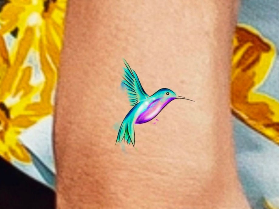 Aquarell Kolibri Tattoo/Kleiner Vogel Am Handgelenk von LittleCuteTattoo