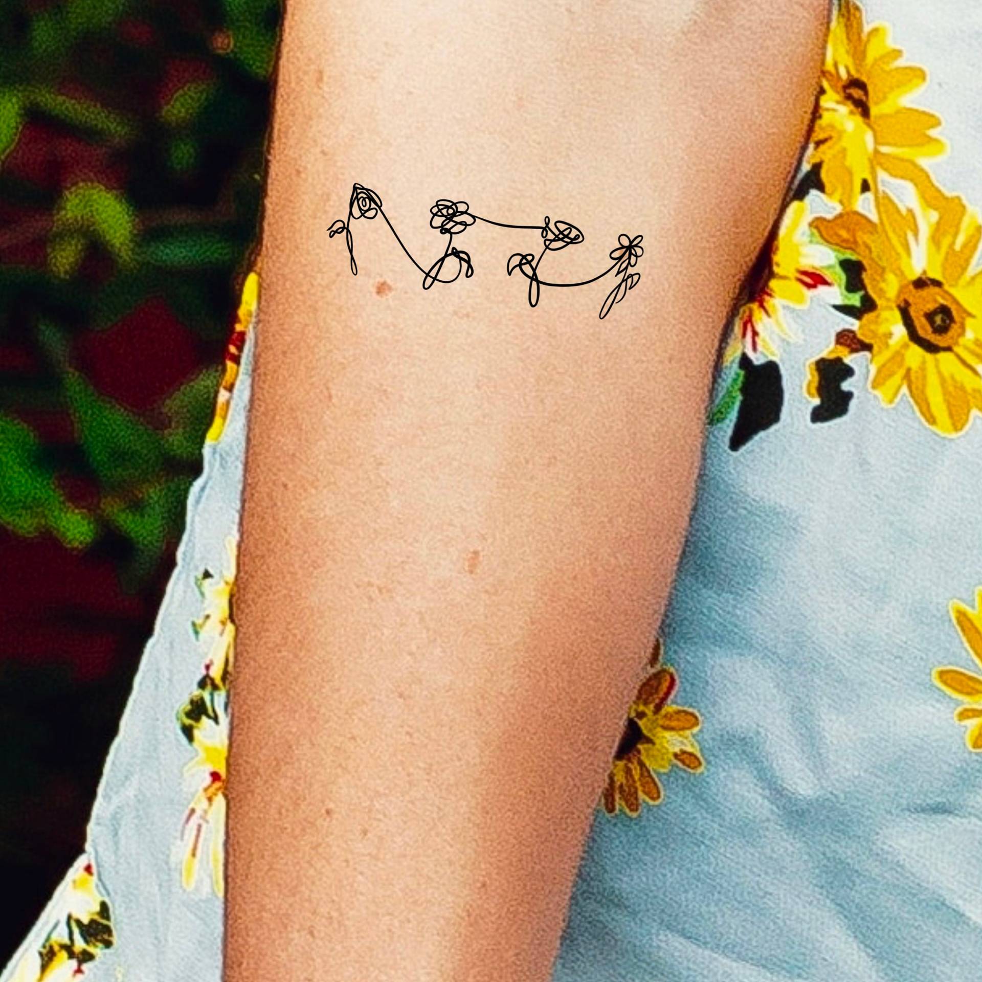 Blumen Temporary Tattoo/Linien Einfaches Bts K Pop von LittleCuteTattoo